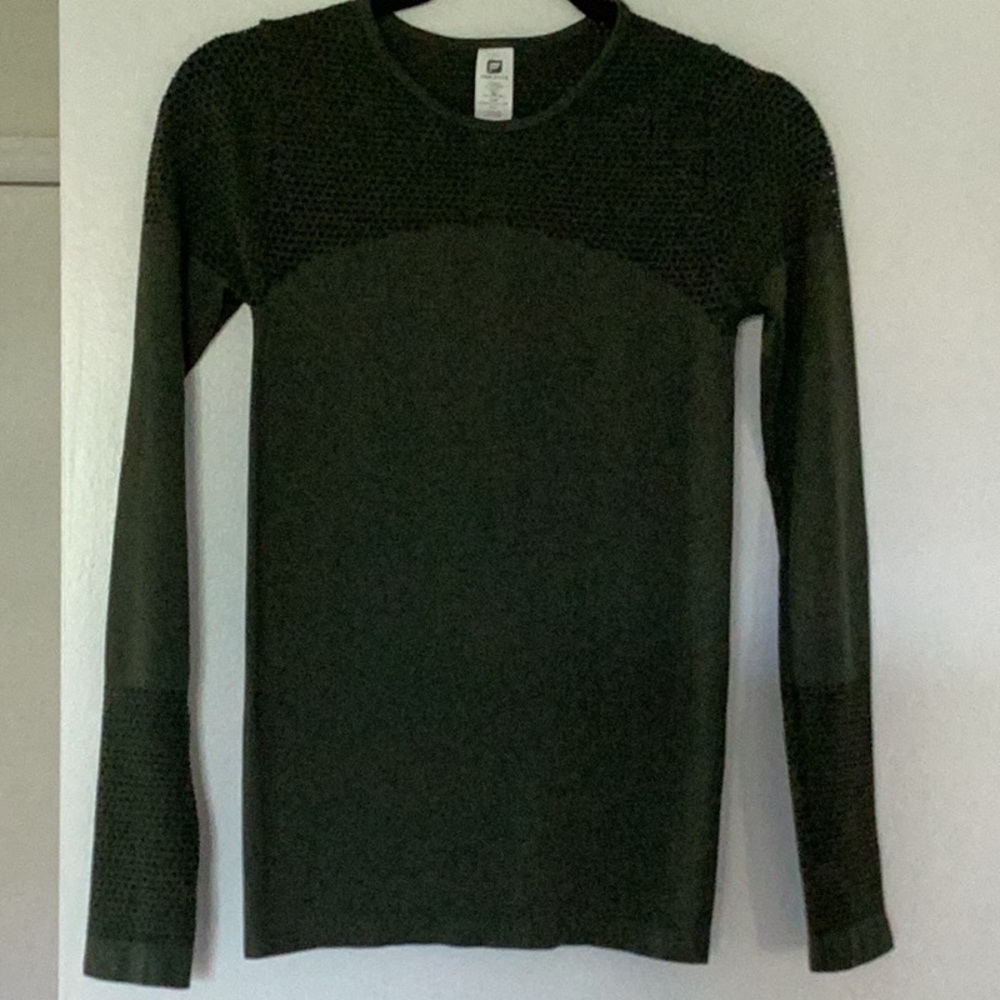 🌴 Fabletics top like new‎